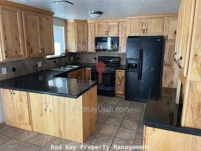500 Upland Dr in Tooele, UT - Building Photo - Building Photo