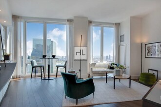 East 44th Street, Unit 28F in New York, NY - Building Photo - Building Photo