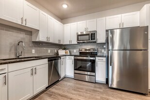Grand Oak Apartments in Largo, FL - Building Photo