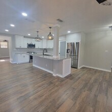 4444 Phillips Dr in Wichita Falls, TX - Foto de edificio - Building Photo