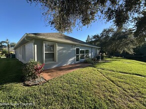 2461 Stratford Pointe Dr in West Melbourne, FL - Building Photo - Building Photo