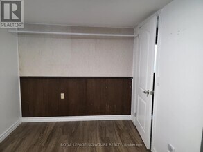 524-524 Rouge Hills Dr in Toronto, ON - Building Photo - Building Photo