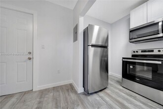 1036 SW 5th St in Miami, FL - Building Photo - Building Photo