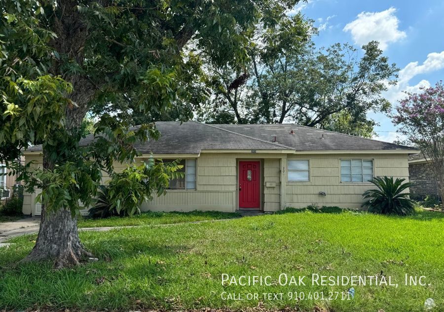 205 Tilden Dr-Unit -E06 in Pasadena, TX - Building Photo