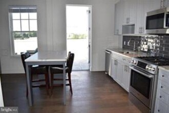 6803 Cameron Dr NW, Unit #penthouse 3 in Washington, DC - Building Photo - Building Photo