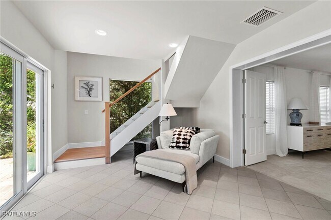 1980 Gordon Dr in Naples, FL - Building Photo - Building Photo