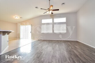 7841 Olympus Ave in Las Vegas, NV - Building Photo - Building Photo