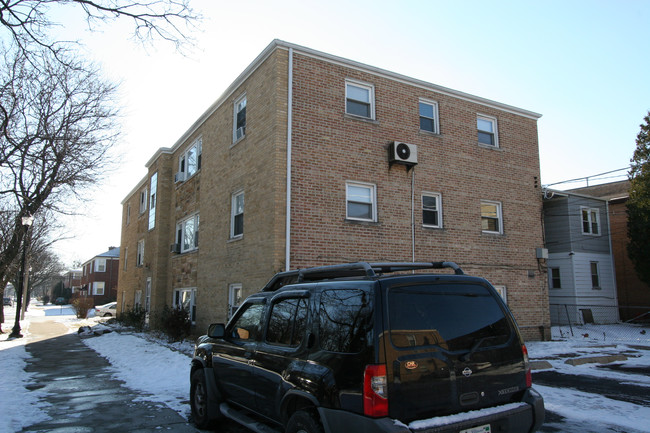 7904 Lamon Ave in Skokie, IL - Building Photo - Building Photo