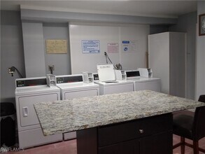 4901 Victoria Dr in Cape Coral, FL - Building Photo - Building Photo