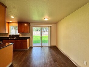 17402-17404 8th Ave Ct E in Spanaway, WA - Building Photo - Building Photo