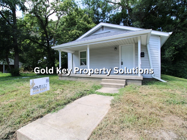 property at 2215 Park Ave