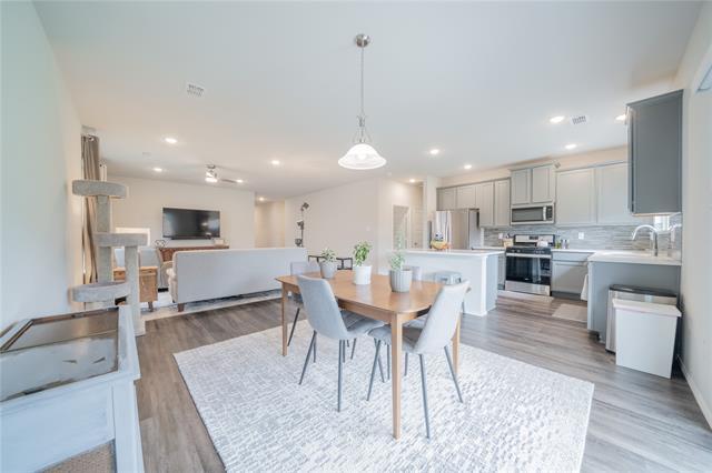 property at 1304 Coyote Ridge