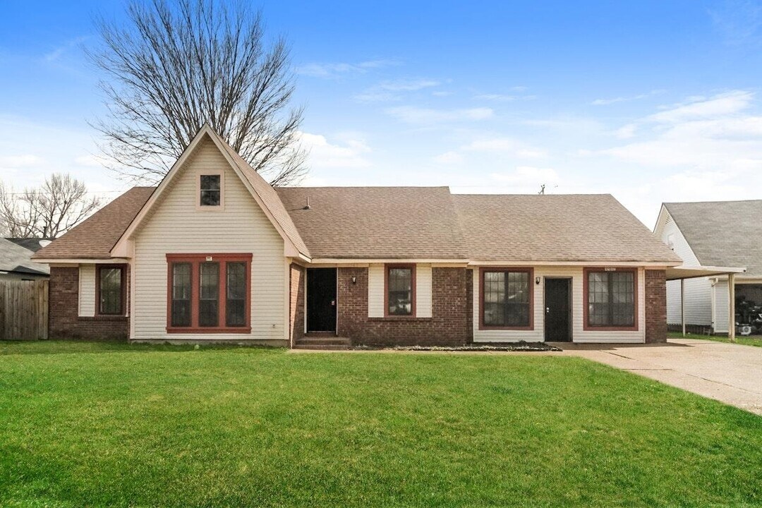 4562 Cognac Cove in Memphis, TN - Building Photo