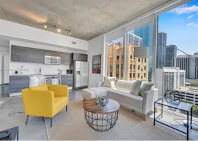 151 SE 1st Ave in Miami, FL - Building Photo