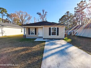 8444 Hewitt St in Jacksonville, FL - Building Photo - Building Photo