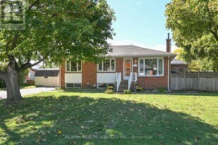 31 Brisco St in Brampton, ON - Building Photo