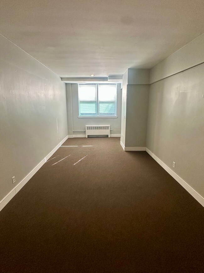 85 Easton Ave, Unit 1E