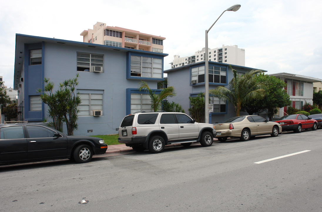 6844-6854 Harding Ave in Miami Beach, FL - Building Photo