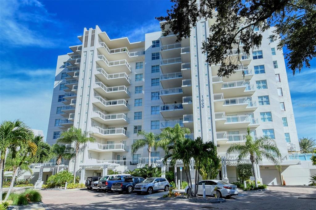 1660 Summer House Ln in Sarasota, FL - Foto de edificio