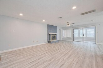 2115 Streamcrest Ln in Sugar Land, TX - Building Photo - Building Photo