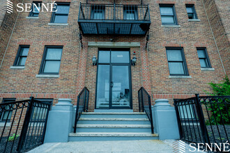 455 Broadway, Unit 465-12 in Somerville, MA - Foto de edificio - Building Photo