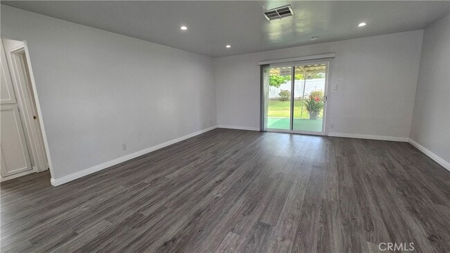 16245 Londelius St in Los Angeles, CA - Building Photo - Building Photo
