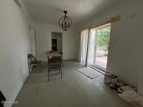 3300 Wyoming Ave in El Paso, TX - Building Photo - Building Photo