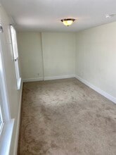 212 N George St, Unit 201 in Charles Town, WV - Building Photo - Building Photo