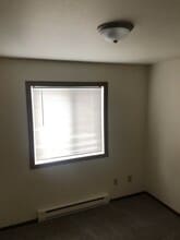 1203 34th St Cir S in Moorhead, MN - Building Photo - Building Photo