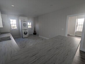 TWO BEDROOM APARTMENT AVAILABLE IN HALIFAX NORTH-END HOUSE in Halifax, NS - Building Photo - Building Photo