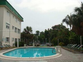1450 Atlantic Shores Blvd in Hallandale Beach, FL - Building Photo - Building Photo