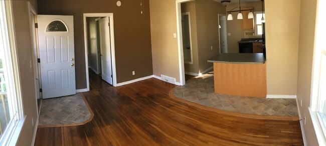 1100 Elizabeth Ave SE in Willmar, MN - Building Photo - Building Photo