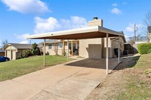 420 NW 74th St in Lawton, OK - Building Photo