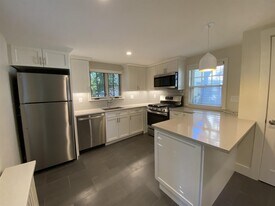 550 Franklin St in Cambridge, MA - Building Photo