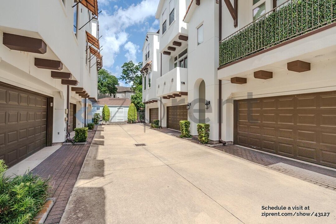 4222 Dickson St in Houston, TX - Building Photo