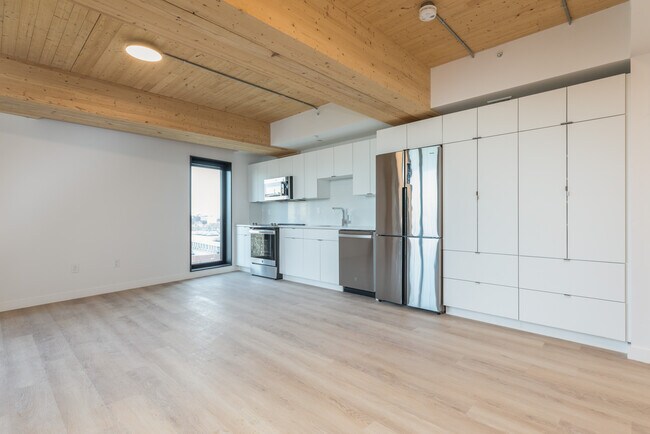 33 Lenox St, Unit #306 in Boston, MA - Building Photo - Building Photo