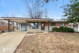 255 Paul Ave in Florissant, MO - Building Photo