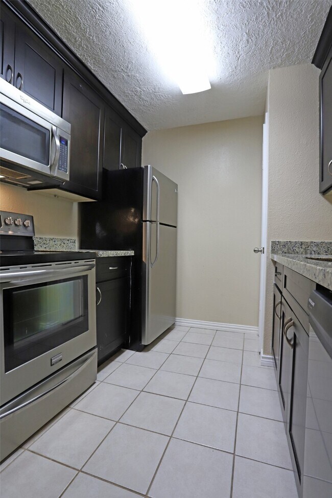 property at 2125 Augusta Dr