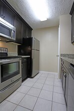 2125 Augusta Dr in Houston, TX - Building Photo - Building Photo