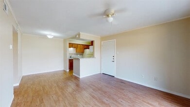 904 University Oaks Blvd, Unit 1 in College Station, TX - Foto de edificio - Building Photo