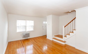 General Wayne and Ridgedale Gardens in Madison, NJ - Building Photo - Interior Photo