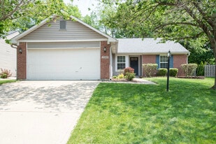 11389 Songbird Ln in Fishers, IN - Building Photo