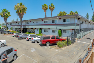 Arcadia Apartments in Sacramento, CA - Building Photo - Building Photo