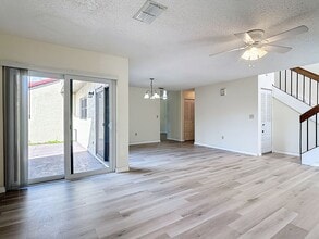 467 Hunter Cir in Kissimmee, FL - Foto de edificio - Building Photo