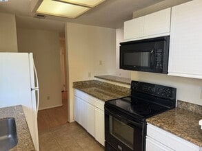 7815 Canyon Meadows Cir, Unit A in Pleasanton, CA - Building Photo - Building Photo