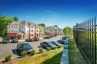 Walden Station (Student Housing ONLY) in Charlotte, NC - Foto de edificio - Building Photo