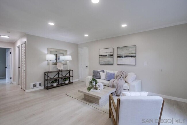 9516 Carroll Canyon Rd in San Diego, CA - Building Photo - Building Photo