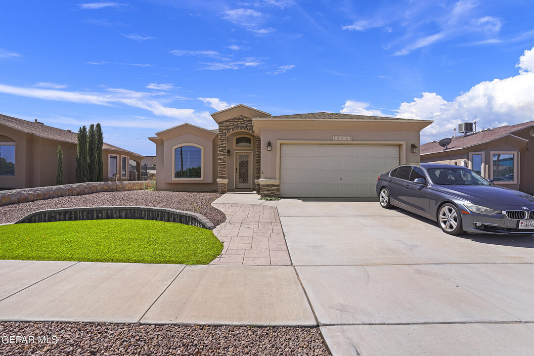 14560 Alton Oaks in El Paso, TX - Building Photo