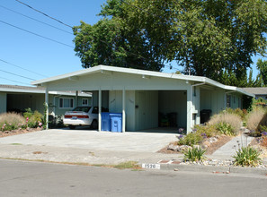 1516 Camden Ct in Santa Rosa, CA - Building Photo - Building Photo