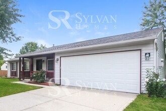 2 Country Wood Ln in Whiteland, IN - Building Photo - Building Photo